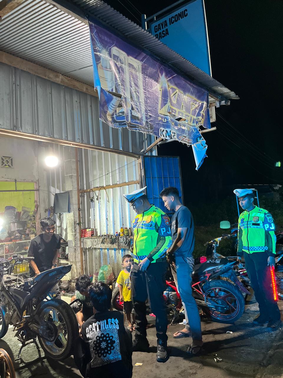 Polantas Polda Sulbar, Menjaga Malam Panjang, Merawat Rasa Aman