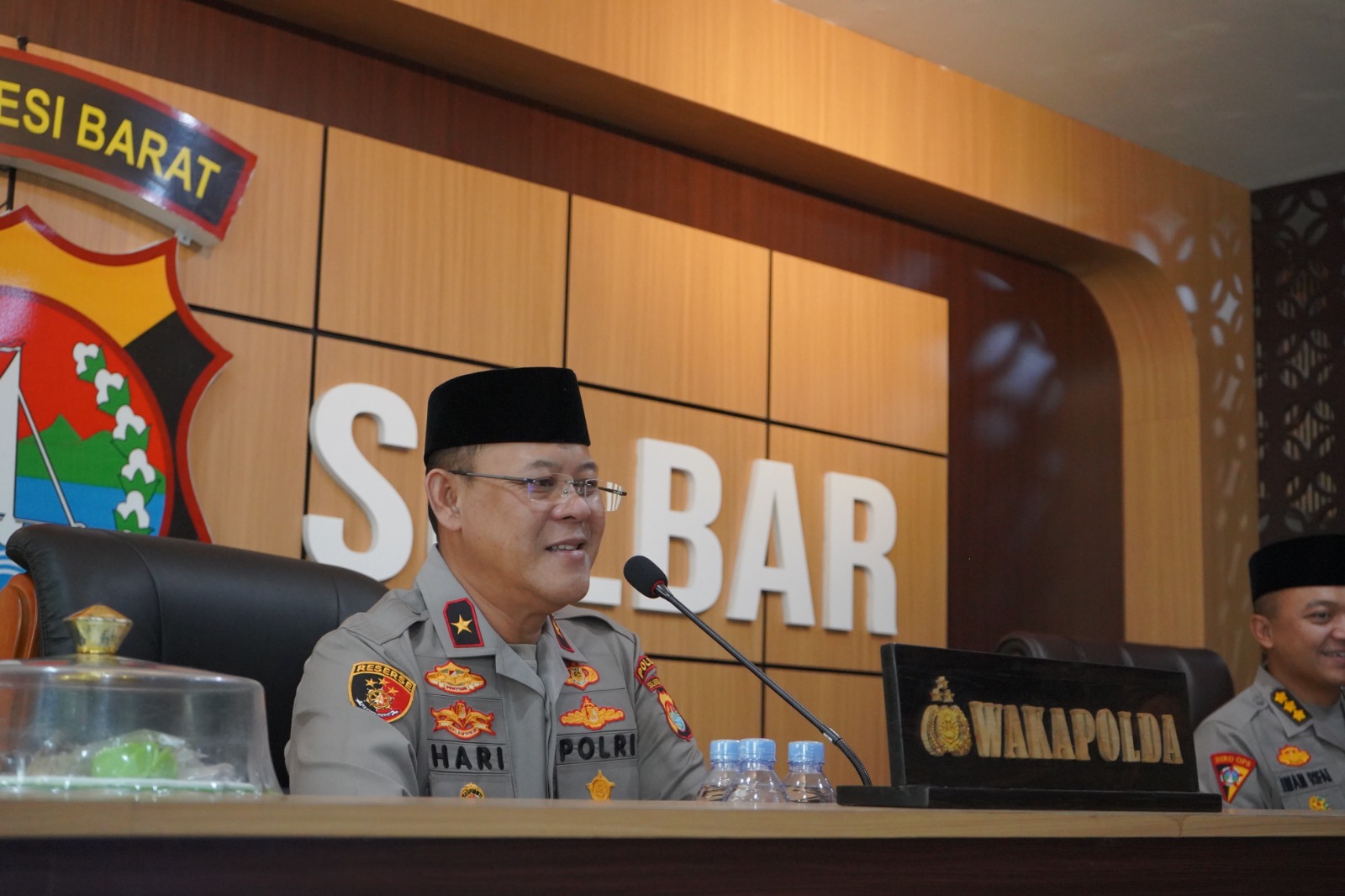 Polda Sulbar Ikuti Kajian Daring Bersama Gus Baha, Jaga Sholat dan Perbaiki Akhlak
