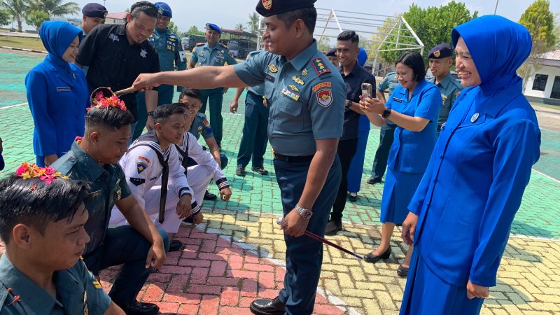 Kenaikan Pangkat 13 Prajurit Lanal Mamuju, Danlanal Dorong Peningkatan Profesionalisme