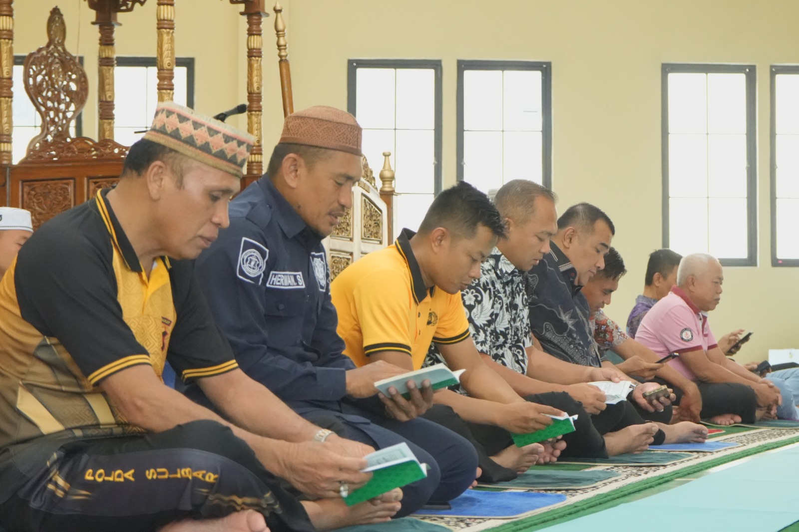 Polda Sulbar Bersama Anak Yatim Titip Doa untuk Sambut Jendral Suyudi