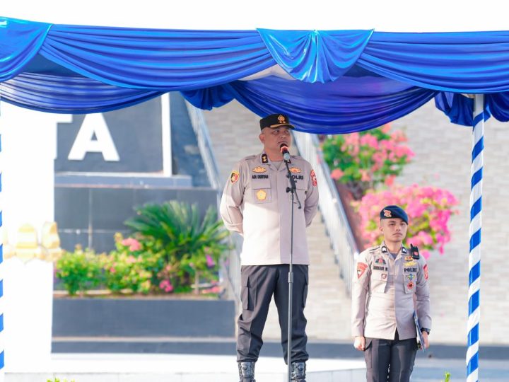 Pesan Perpisahan Menyentuh Irjen Pol Adi Deriyan di Apel Terakhirnya di Polda Sulbar
