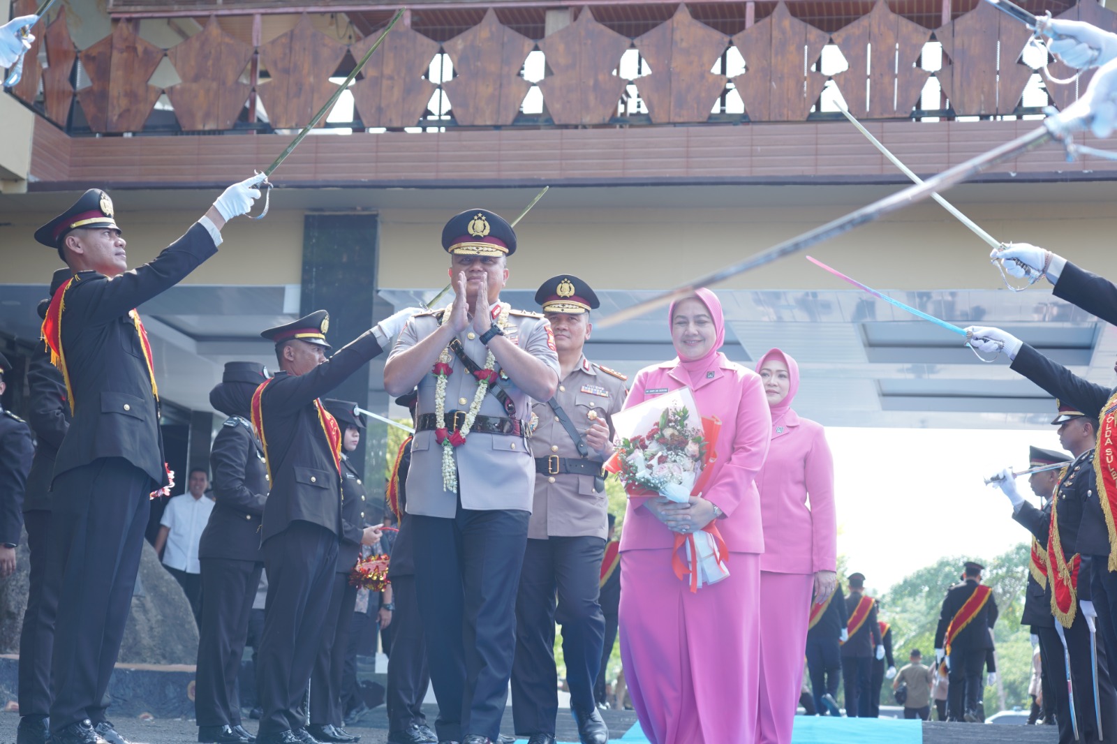 Langkah Pamit Irjen Pol Adi Deriyan Jayamarta Diiringi Doa Penuh Kehangatan