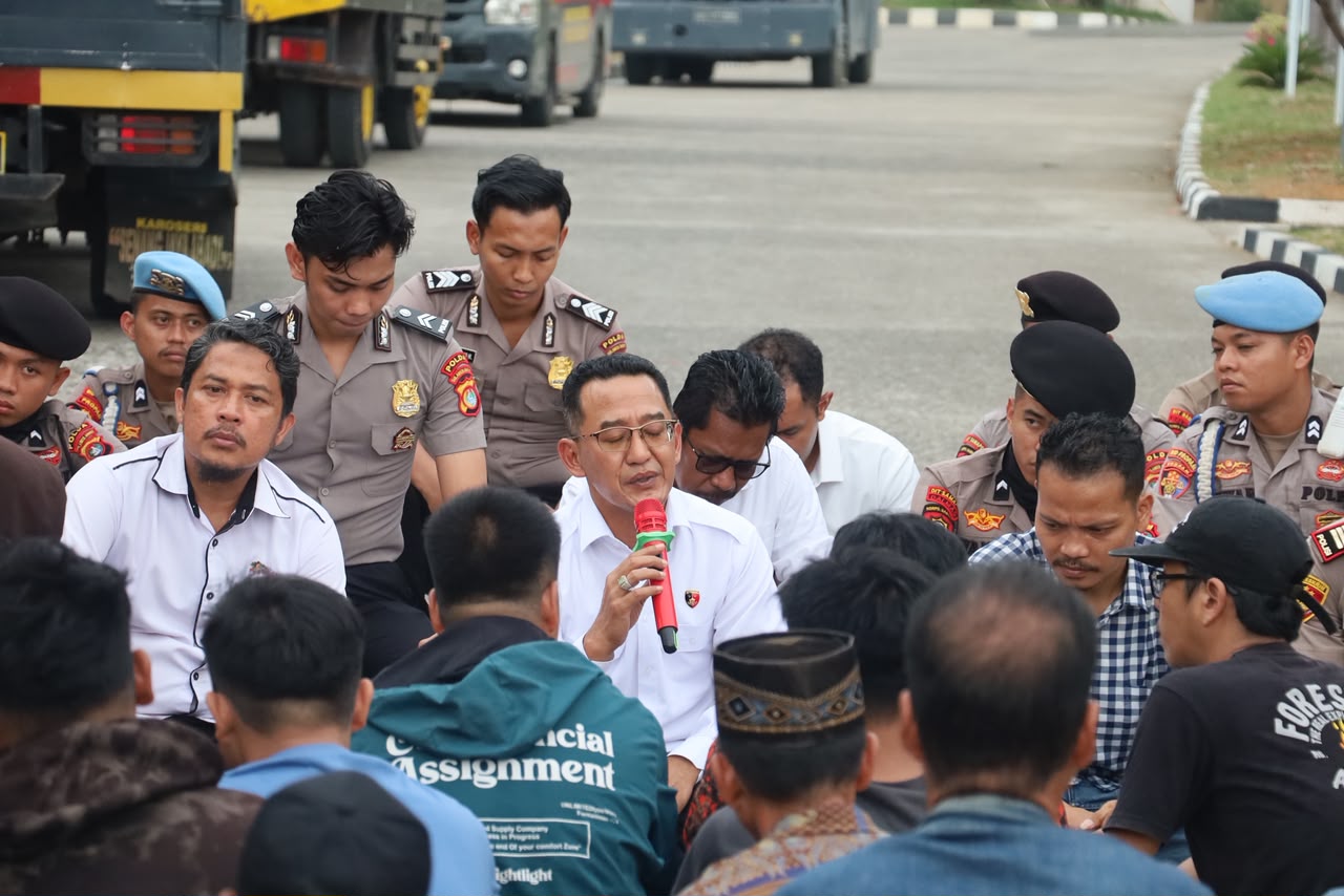 Dirkrimum Polda Sulbar Jawab Tuntutan Mahasiswa dengan Dialog Terbuka