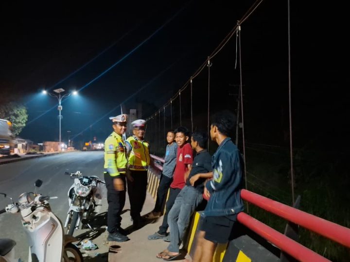Polantas Polda Sulbar Intensifkan Patroli Malam Humanis demi Keselamatan Masyarakat