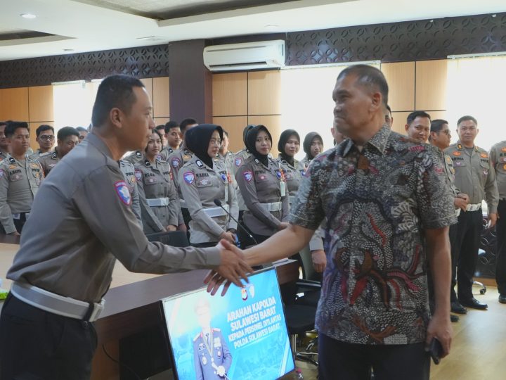 Kapolda Sulbar Tekankan Pelayanan Bersih dan Polantas Humanis