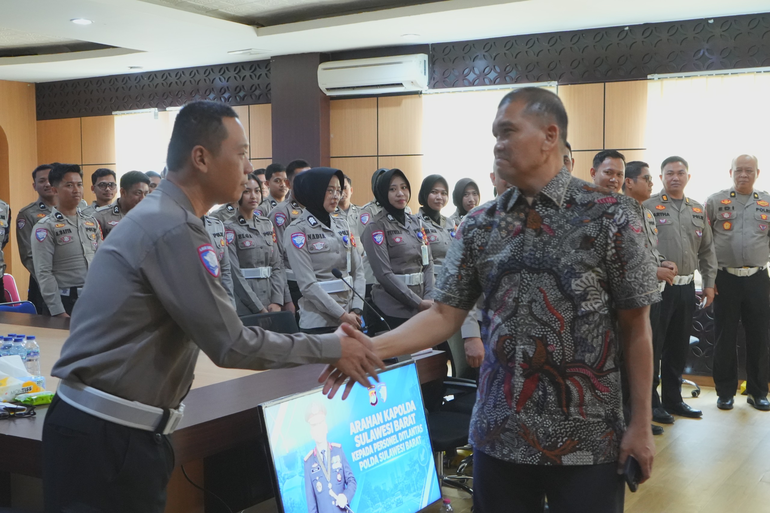 Kapolda Sulbar Tekankan Pelayanan Bersih dan Polantas Humanis