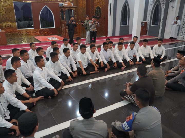Kabidpropam dan Kabidkum Polda Sulbar Ingatkan Bintara Remaja Bahaya Judol dan Pinjol