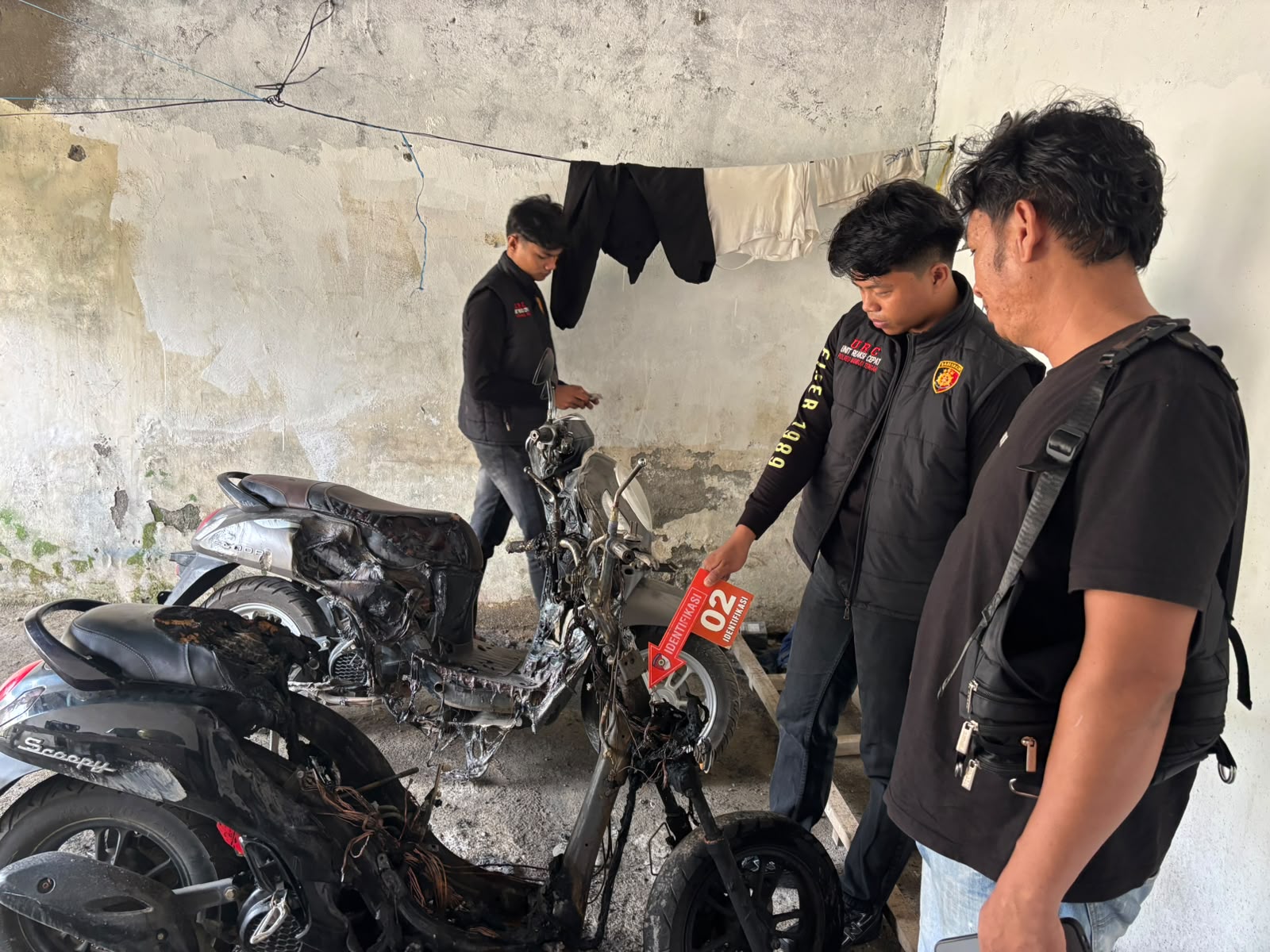 Polres Mateng Tangkap Terduga Pelaku Pembakaran Dua Motor di Karossa