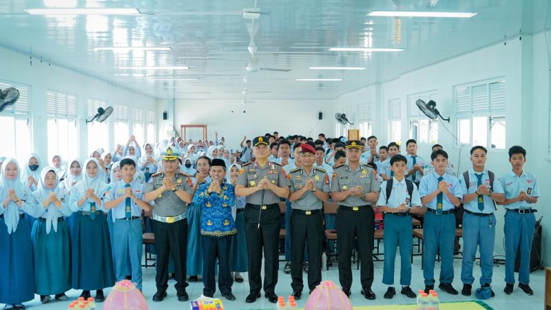Kapolda Sulbar Kunjungi SMKN 1 Rangas