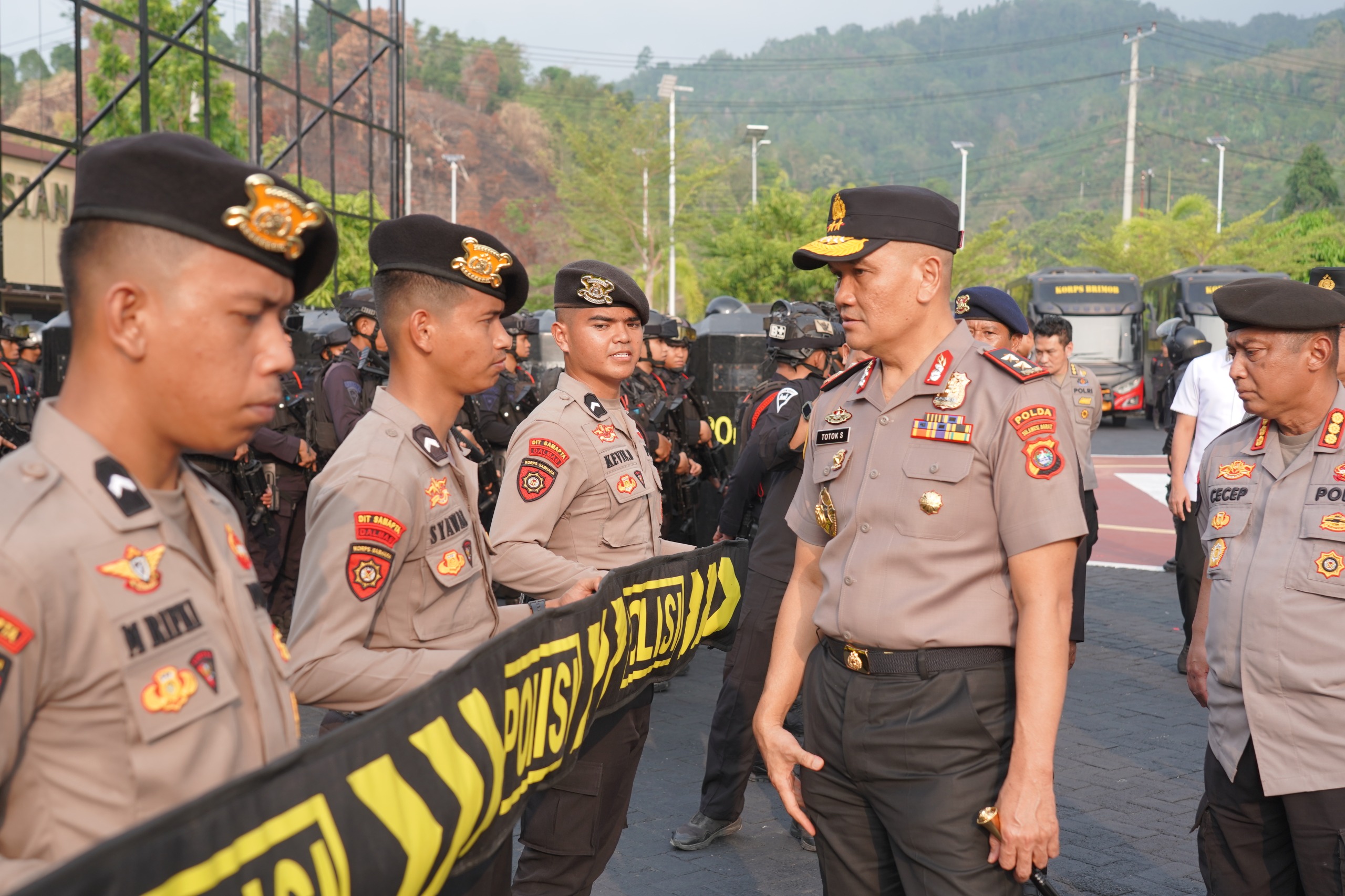 Kapolda Sulbar Cek Langsung Kesiapan Personel dan Sarpras Tangani Karhutla